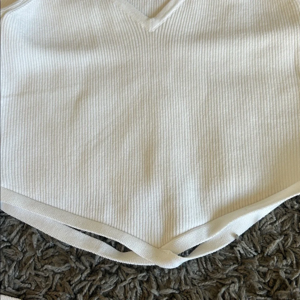 NWT Express White Ribbed Tie Around Crop Top Size Medium - Picture 2 of 9